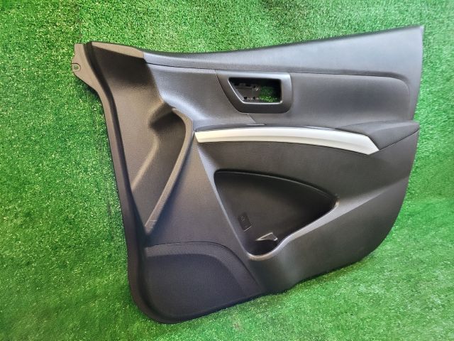 bontott SUZUKI SX4 S-Cross II Jobb első Ajtó Kárpit