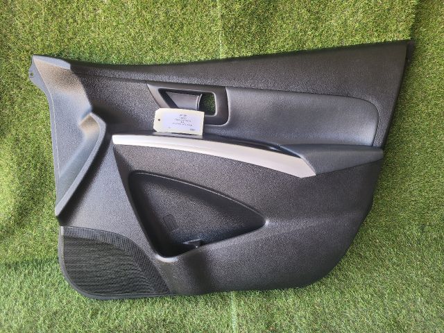 bontott SUZUKI SX4 S-Cross II Jobb első Ajtó Kárpit