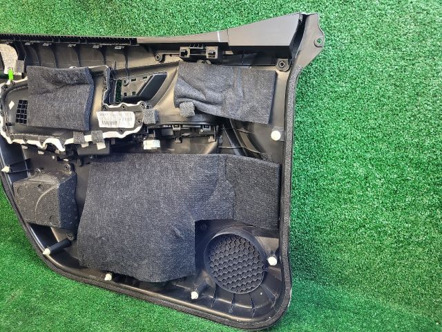 bontott SUZUKI SX4 S-Cross II Jobb első Ajtó Kárpit