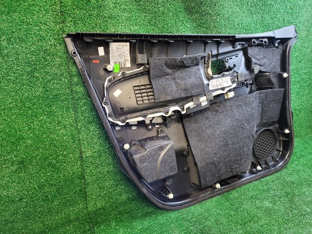 bontott SUZUKI SX4 S-Cross II Jobb első Ajtó Kárpit