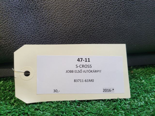 bontott SUZUKI SX4 S-Cross II Jobb első Ajtó Kárpit