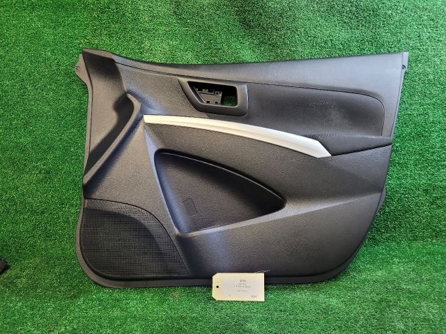 bontott SUZUKI SX4 S-Cross II Jobb első Ajtó Kárpit