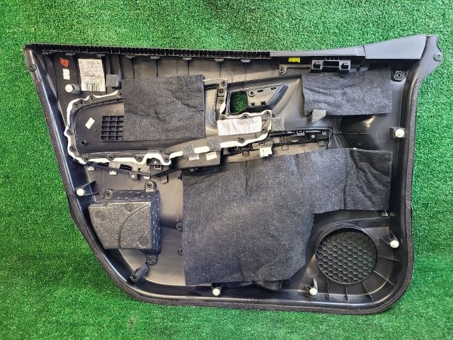 bontott SUZUKI SX4 S-Cross II Jobb első Ajtó Kárpit