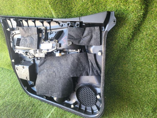 bontott SUZUKI SX4 S-Cross II Jobb első Ajtó Kárpit