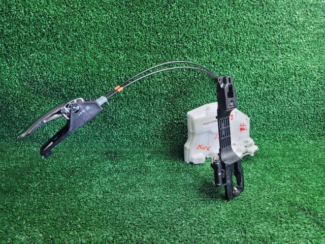 bontott SUZUKI SX4 S-Cross II Jobb első Ajtózár