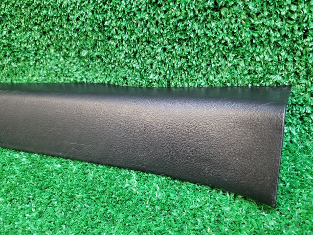 bontott SUZUKI SX4 S-Cross II Jobb első Belső Küszöb Burkolat