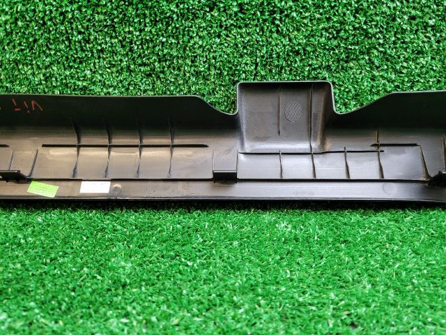 bontott SUZUKI SX4 S-Cross II Jobb első Belső Küszöb Burkolat