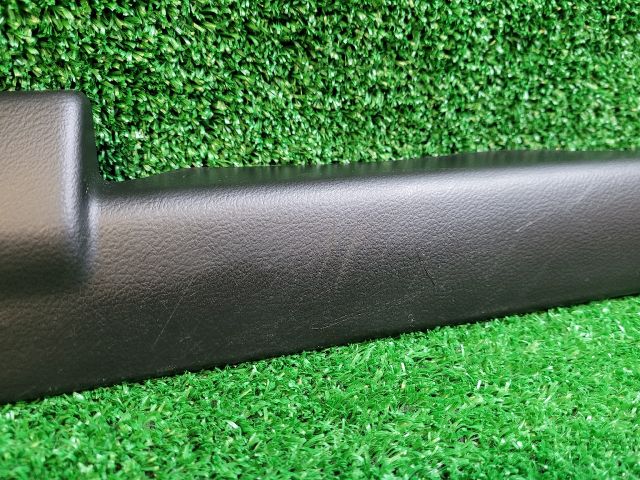 bontott SUZUKI SX4 S-Cross II Jobb első Belső Küszöb Burkolat