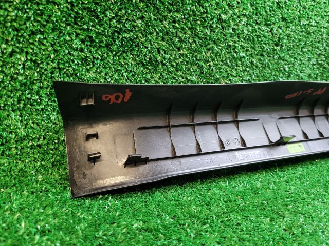 bontott SUZUKI SX4 S-Cross II Jobb első Belső Küszöb Burkolat