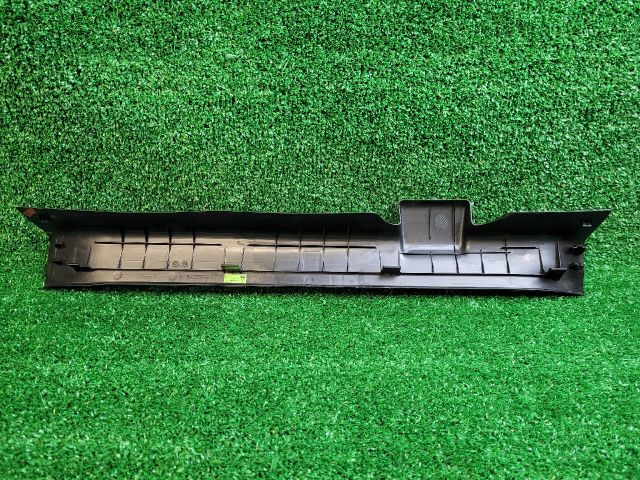 bontott SUZUKI SX4 S-Cross II Jobb első Belső Küszöb Burkolat