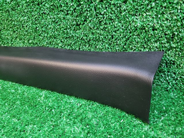 bontott SUZUKI SX4 S-Cross II Jobb első Belső Küszöb Burkolat