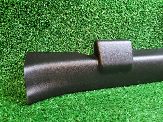 bontott SUZUKI SX4 S-Cross II Jobb első Belső Küszöb Burkolat