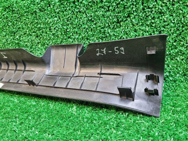 bontott SUZUKI SX4 S-Cross II Jobb első Belső Küszöb Burkolat