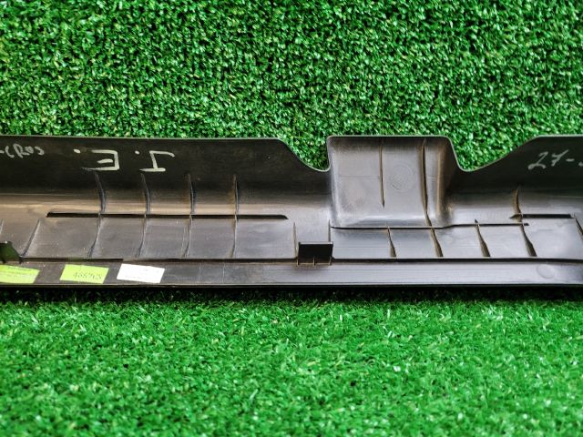 bontott SUZUKI SX4 S-Cross II Jobb első Belső Küszöb Burkolat