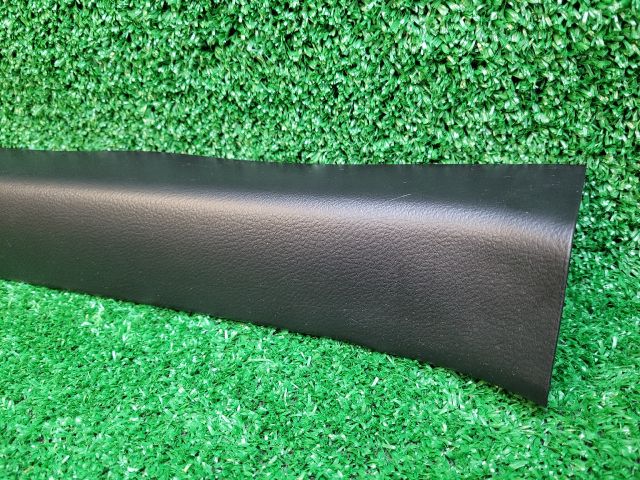 bontott SUZUKI SX4 S-Cross II Jobb első Belső Küszöb Burkolat