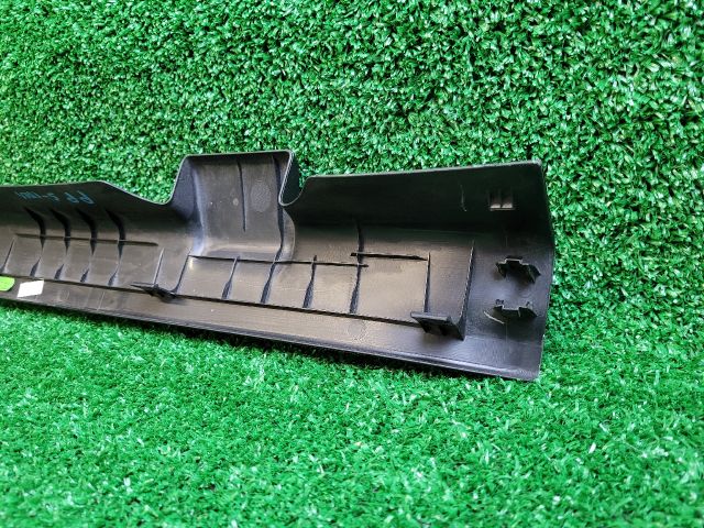 bontott SUZUKI SX4 S-Cross II Jobb első Belső Küszöb Burkolat