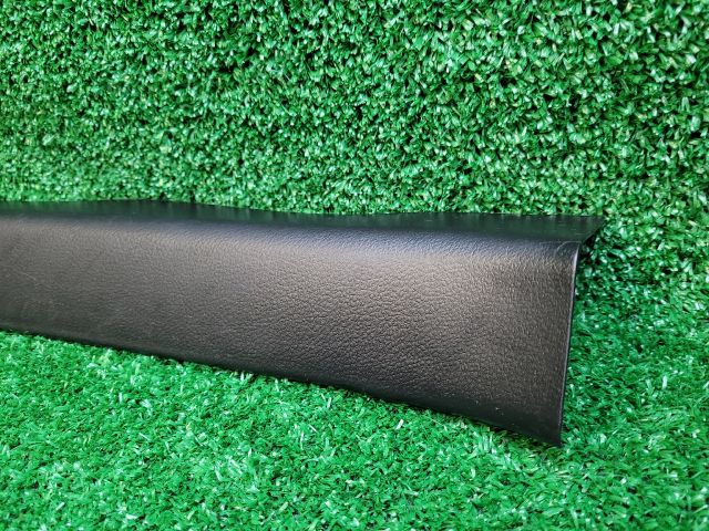 bontott SUZUKI SX4 S-Cross II Jobb első Belső Küszöb Burkolat