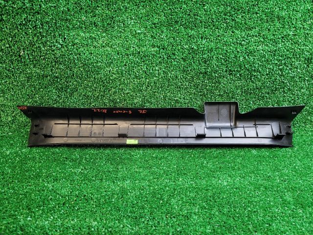 bontott SUZUKI SX4 S-Cross II Jobb első Belső Küszöb Burkolat