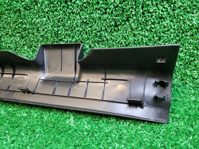 bontott SUZUKI SX4 S-Cross II Jobb első Belső Küszöb Burkolat