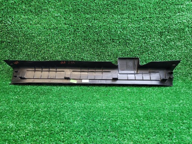 bontott SUZUKI SX4 S-Cross II Jobb első Belső Küszöb Burkolat