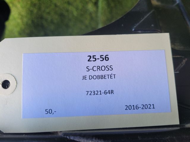 bontott SUZUKI SX4 S-Cross II Jobb első Dobbetét (Kerékjárati, Műanyag)