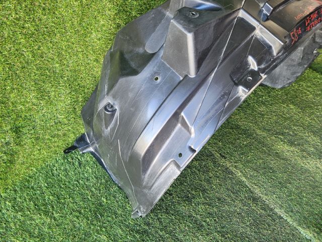 bontott SUZUKI SX4 S-Cross II Jobb első Dobbetét (Kerékjárati, Műanyag)