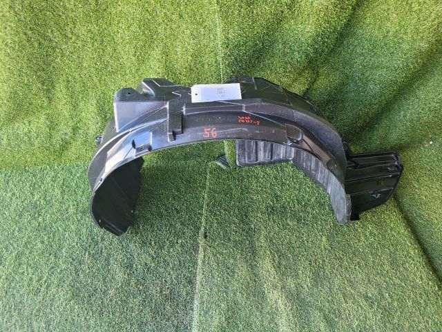 bontott SUZUKI SX4 S-Cross II Jobb első Dobbetét (Kerékjárati, Műanyag)