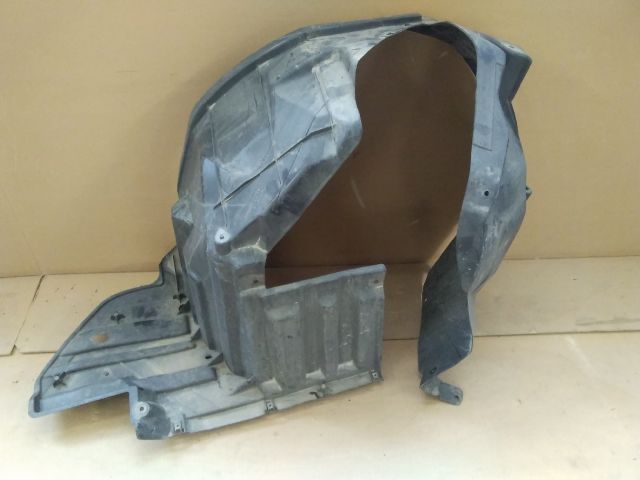 bontott SUZUKI SX4 S-Cross II Jobb első Dobbetét (Kerékjárati, Műanyag)