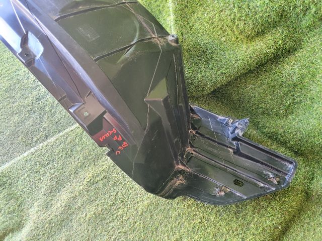 bontott SUZUKI SX4 S-Cross II Jobb első Dobbetét (Kerékjárati, Műanyag)