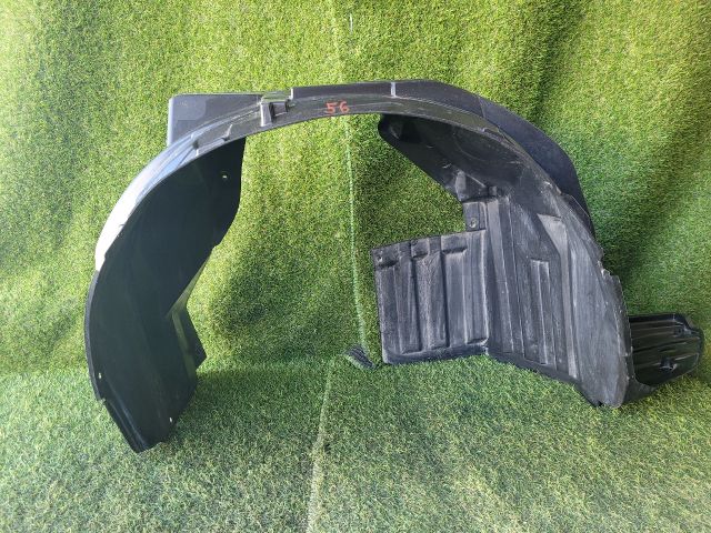 bontott SUZUKI SX4 S-Cross II Jobb első Dobbetét (Kerékjárati, Műanyag)