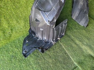 bontott SUZUKI SX4 S-Cross II Jobb első Dobbetét (Kerékjárati, Műanyag)