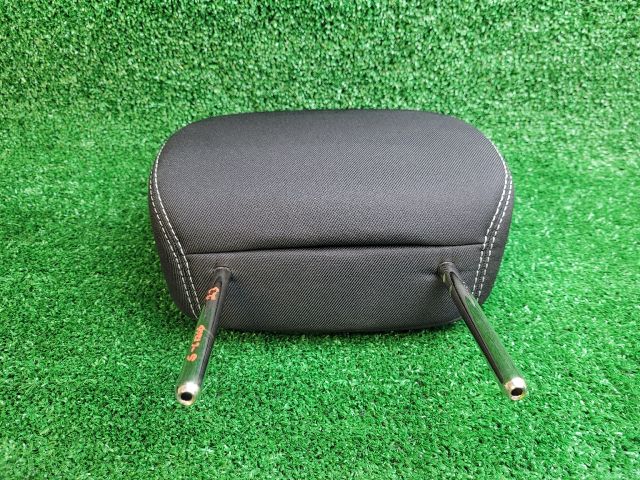 bontott SUZUKI SX4 S-Cross II Jobb első Fejtámla