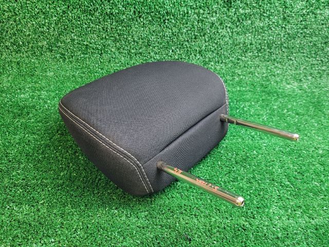 bontott SUZUKI SX4 S-Cross II Jobb első Fejtámla