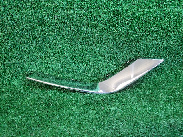 bontott SUZUKI SX4 S-Cross II Jobb első Lökhárító Díszléc