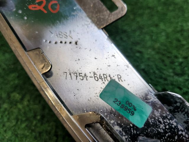 bontott SUZUKI SX4 S-Cross II Jobb első Lökhárító Díszléc