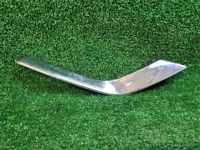 bontott SUZUKI SX4 S-Cross II Jobb első Lökhárító Díszléc