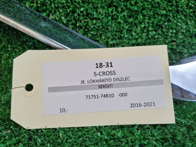 bontott SUZUKI SX4 S-Cross II Jobb első Lökhárító Díszléc