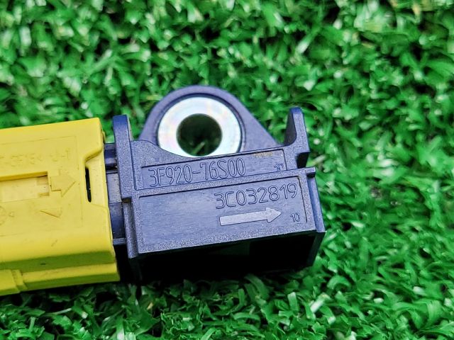 bontott SUZUKI SX4 S-Cross II Jobb első Oldal Ütközés Érzékelő