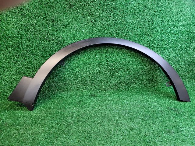 bontott SUZUKI SX4 S-Cross II Jobb első Sárvédő Szélesítő