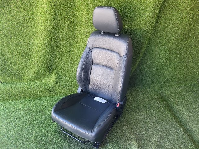 bontott SUZUKI SX4 S-Cross II Jobb első Ülés