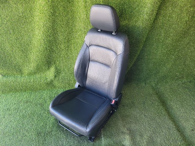 bontott SUZUKI SX4 S-Cross II Jobb első Ülés