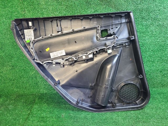 bontott SUZUKI SX4 S-Cross II Jobb hátsó Ajtó Kárpit