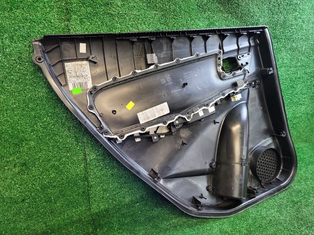 bontott SUZUKI SX4 S-Cross II Jobb hátsó Ajtó Kárpit