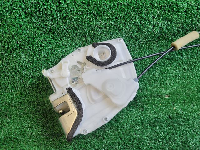 bontott SUZUKI SX4 S-Cross II Jobb hátsó Ajtózár