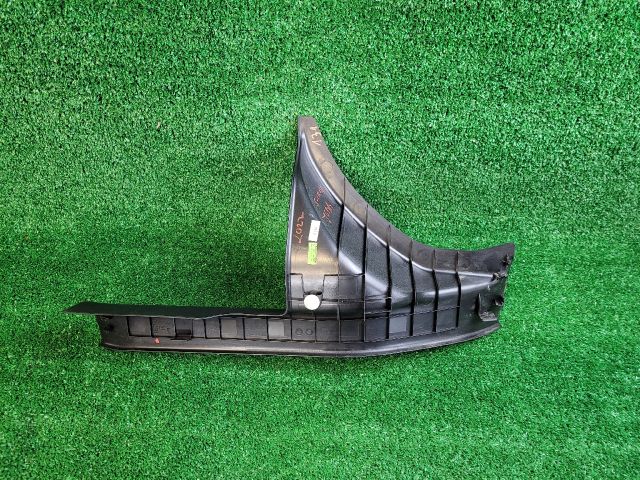 bontott SUZUKI SX4 S-Cross II Jobb hátsó Belső Küszöb Burkolat