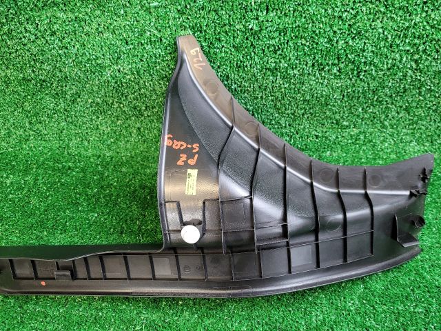 bontott SUZUKI SX4 S-Cross II Jobb hátsó Belső Küszöb Burkolat