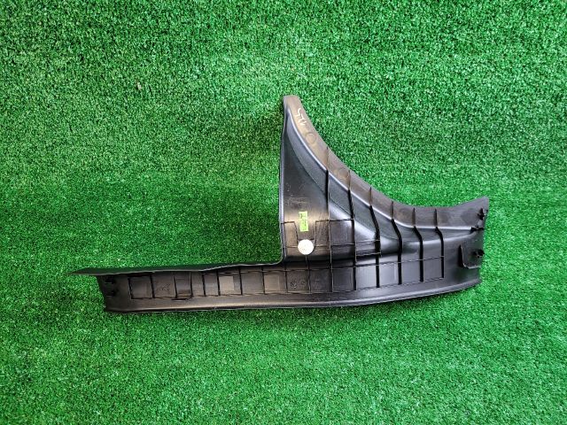 bontott SUZUKI SX4 S-Cross II Jobb hátsó Belső Küszöb Burkolat