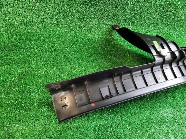 bontott SUZUKI SX4 S-Cross II Jobb hátsó Belső Küszöb Burkolat