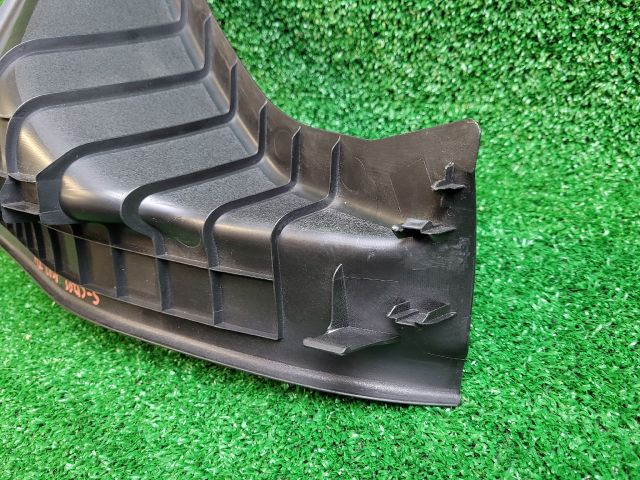 bontott SUZUKI SX4 S-Cross II Jobb hátsó Belső Küszöb Burkolat