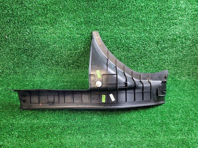 bontott SUZUKI SX4 S-Cross II Jobb hátsó Belső Küszöb Burkolat